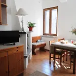Little House Apartment *